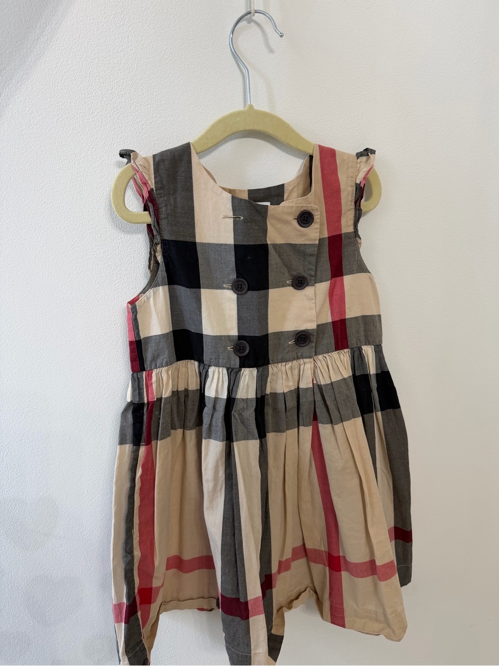 BURBERRY 6y 
Girls Plaid Button-Front Dress in Beige, Black & Red